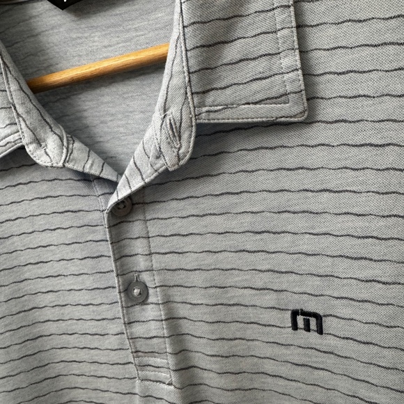 TravisMathew Men’s Polo Shirt Golf Large Light Blue Striped Marlin Logo - Picture 2 of 11